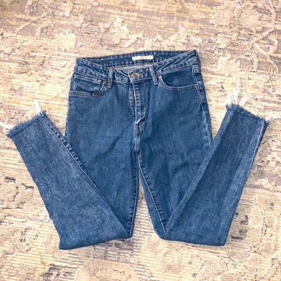 Levi’s 721 HIGH RISE SKINNY WOMEN'S jeans Size 29, raw hem, super flattering! - Picture 2 of 4